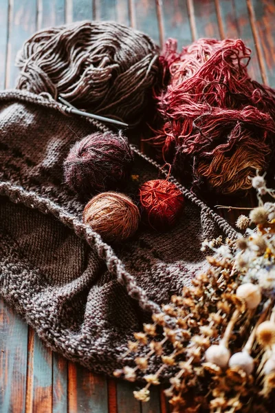 Lieblings Winterpasszeit Stricken Eines Warmen Gestrandeten Pullovers — Stockfoto