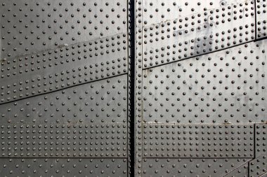 Demir plaka perçinleme, doku