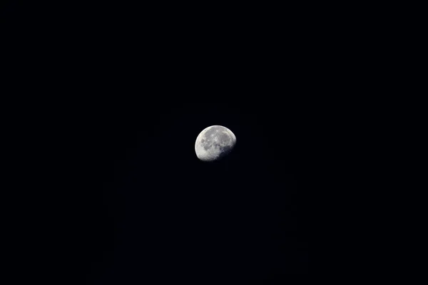 Lune Flottant Dans Ciel Nocturne — Photo