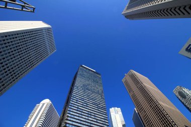 Tokyo Shinjuku içinde gökdelenler toplayan