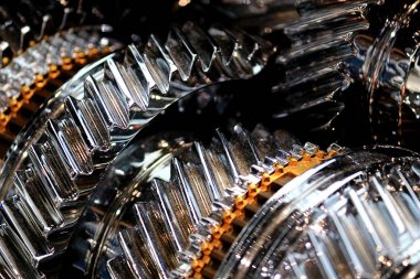 Gümüş Parlayan Metal Motor Parçaları