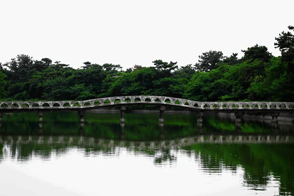 Betonowy Most Nad Stawem Parku Futtsu Chiba — Zdjęcie stockowe