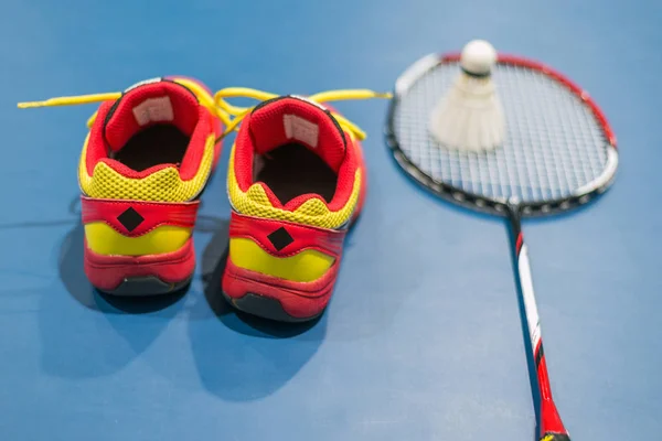 bulanık raketle ve raket kortu Tarih ile badminton kırmızı ayakkabı