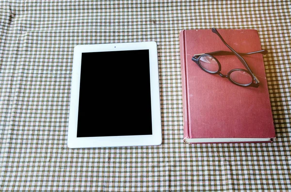 Old Book Eye Glasses Laptop Computer — Stock Photo, Image