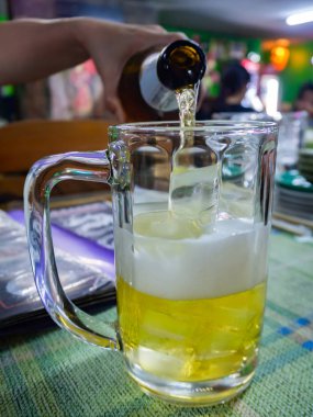 arka plan bar Bira bardak