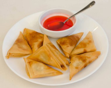 Sebze pizza peyniri ile Sicilya tarzı