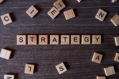 Tahta blokların toplanmasıyla ilgili işler.