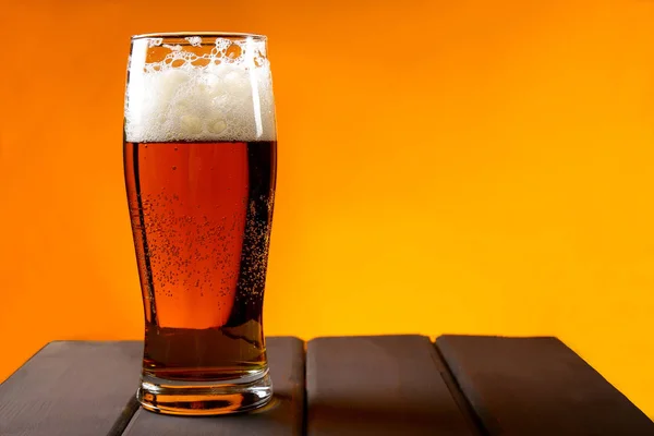 Glass Mug Beer Wooden Table Orange Background — Stock Photo, Image