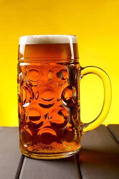 Glass Mug Beer Wooden Table Yellow Background — Stock Photo, Image