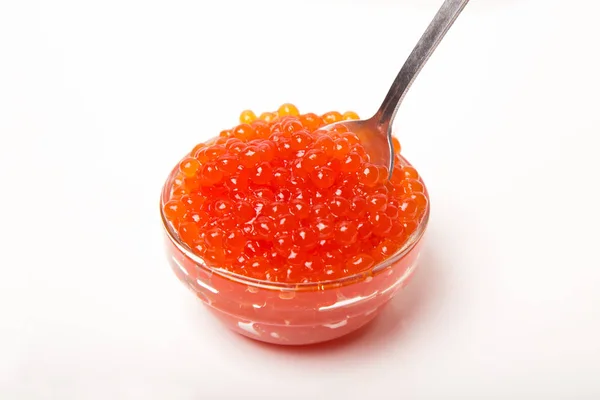 Caviar Rojo Tazón Vidrio Con Cuchara Aislada Sobre Fondo Blanco —  Fotos de Stock