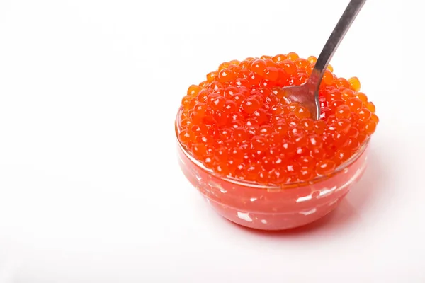 Caviar Vermelho Tigela Vidro Com Colher Isolada Fundo Branco — Fotografia de Stock