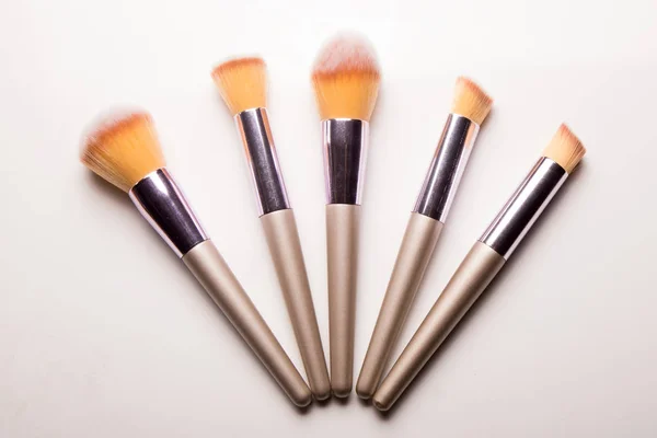 Conjunto Pinceles Maquillaje Aislados Sobre Fondo Blanco — Foto de Stock