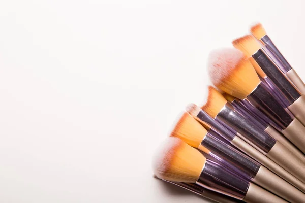 Conjunto Pinceles Maquillaje Aislados Sobre Fondo Blanco — Foto de Stock