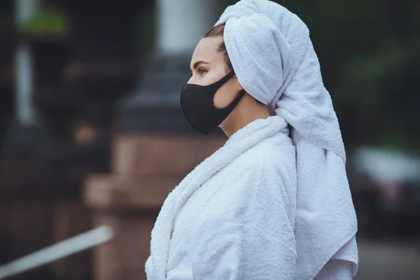 Covid Pandemic Coronavirus Girl Black Protective Mask Viruses Her Face — Stock Photo, Image