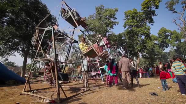 尼泊尔巴尔迪亚 2014年1月16日 尼泊尔巴尔迪亚玛吉节期间露天集市的传统传送带 — 图库视频影像