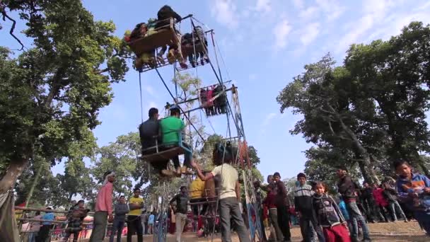 Bardia Nepal Enero 2014 Carrusel Tradicional Recinto Ferial Durante Festival — Vídeos de Stock