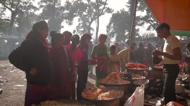 Bardia Nepal Enero 2014 Preparación Comida Local Recinto Ferial Durante — Vídeos de Stock
