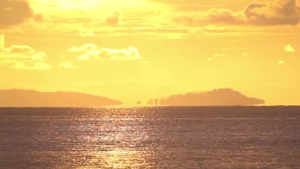 Pemandangan Matahari Terbenam Taman Nasional Hat Chao Mai Laut Adaman — Stok Video