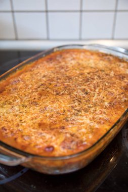 Lazanya bolognese Peynirli tava pişirme cam