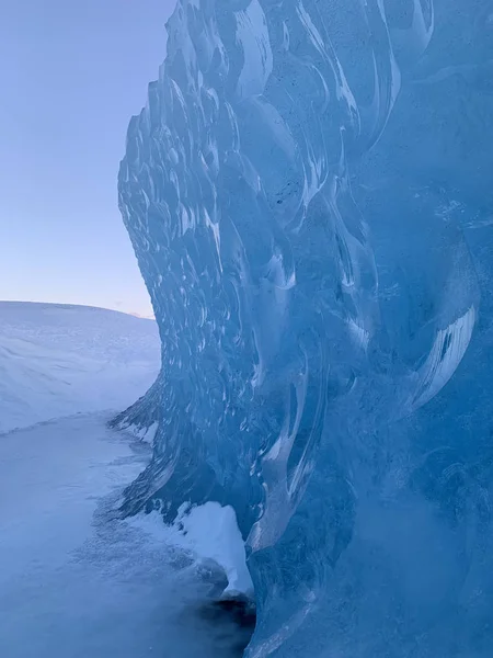 Vägg av is i en glaciär — Stockfoto