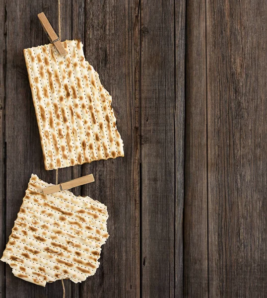 Två Bitar Matzah Eller Matza Vintage Trä Bakgrund Med Kopia — Stockfoto