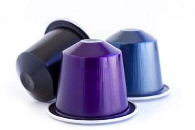 İtalyan kahve espresso kapsül veya kahve pods izole beyaz zemin üzerinde. Bir öğesi olarak Tasarımlarınız için kullanılabilir
