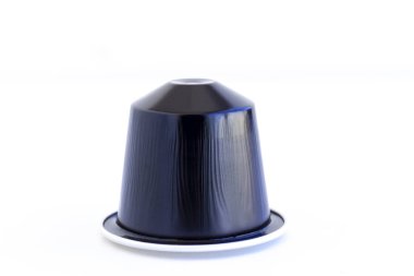 İtalyan kahve espresso kapsül veya kahve pods izole beyaz zemin üzerine tek hizmet. Bir öğesi olarak Tasarımlarınız için kullanılabilir