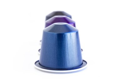 İtalyan kahve espresso kapsül veya kahve pods izole beyaz