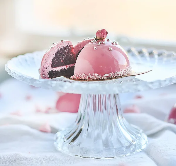 Beautiful Pink Cake Cut — Stock Photo, Image