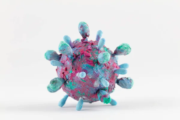 Una Fotografía Una Colorida Escultura Virus Obra Arte Inspirada Bloqueo — Foto de Stock