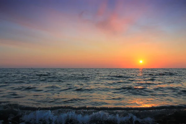 Pôr do sol no Mar Negro . — Fotografia de Stock