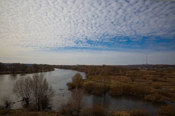 Spring spill van de Voronezh rivier in Centraal Rusland — Stockfoto