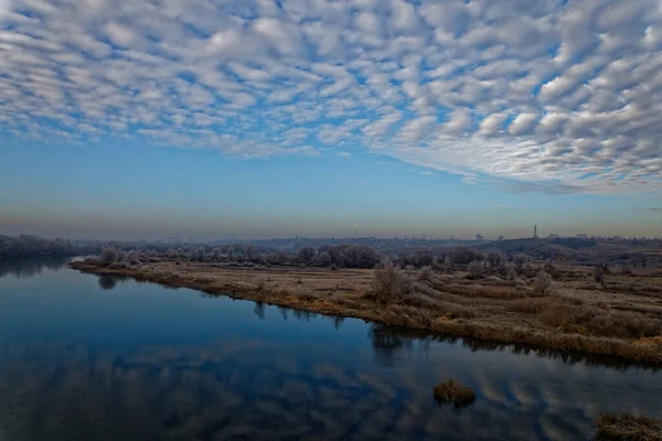 La transición del otoño al invierno es un gran momento en la naturaleza . —  Fotos de Stock