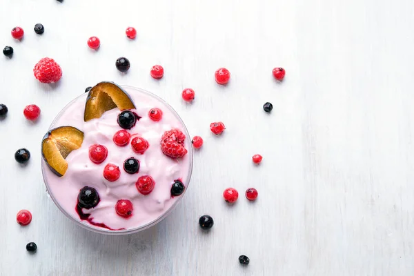 Yogurt Fruit Plum Berries White Table Energy Breakfast Morning — Stock Photo, Image