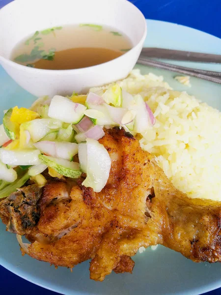 马来文化中的鸡米 鸡饭是马来西亚最受欢迎的食物 — 图库照片