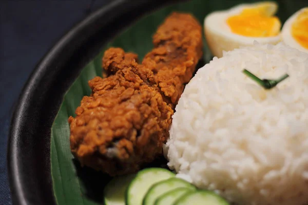 Nasi Lemak Adalah Hidangan Nasi Yang Diinfus Dengan Krim Kelapa — Stok Foto