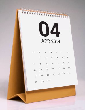 Nisan 2019 için basit Masa Takvimi