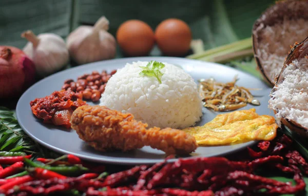 Nasi Lemak Malay Fragrant Rice Dish Cooked Coconut Milk Pandan — Stock Photo, Image