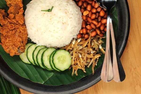 Malajzia élelmiszer nasi lemak — Stock Fotó