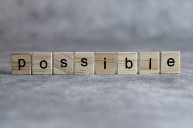 Olası sözcük ahşap küp üzerinde yazılı