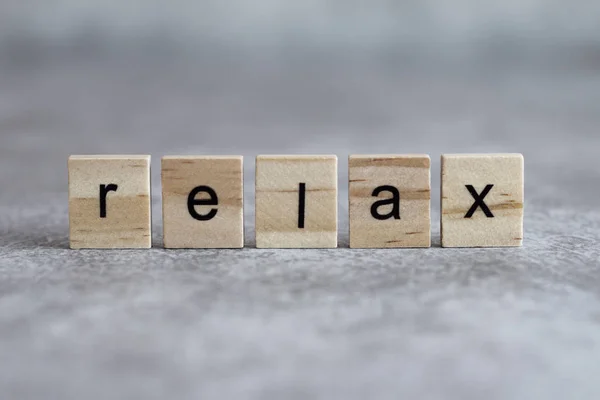 A fa-kockával írt szó Relax — Stock Fotó