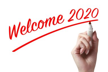 El bir kalem tutan ve 2020 hoş geldiniz yazma