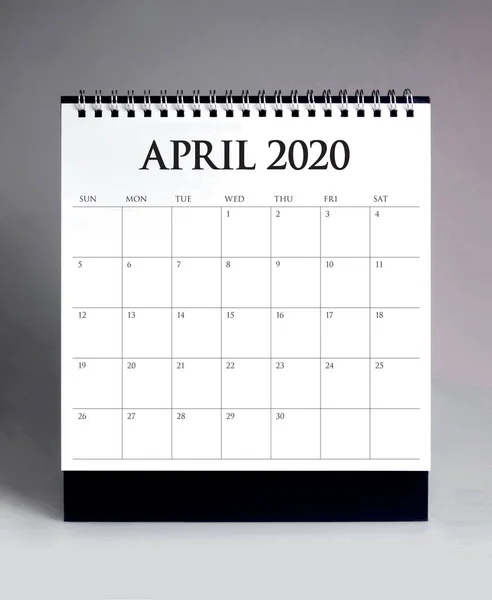 Einfacher Schreibtischkalender 2020 - April — Stockfoto