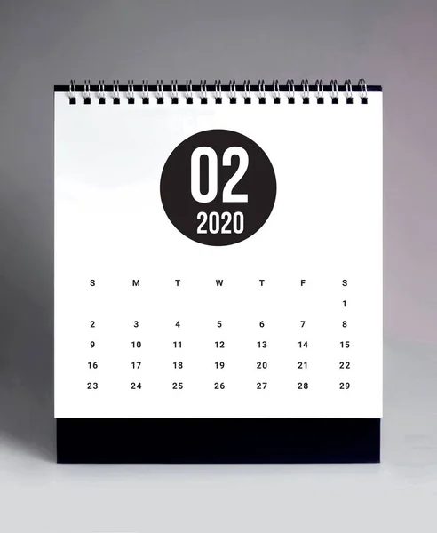 Egyszerű íróasztali naptár 2020-február — Stock Fotó