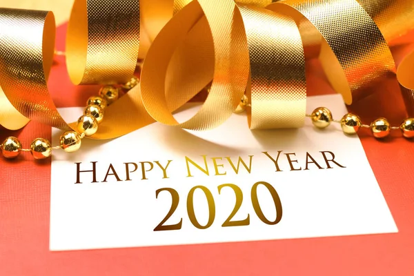 Feliz año nuevo 2020 con la decoración de oro . — Foto de Stock