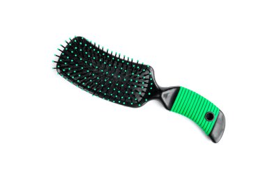 Beyaz arkaplanda yeşil tarak izole edildi.