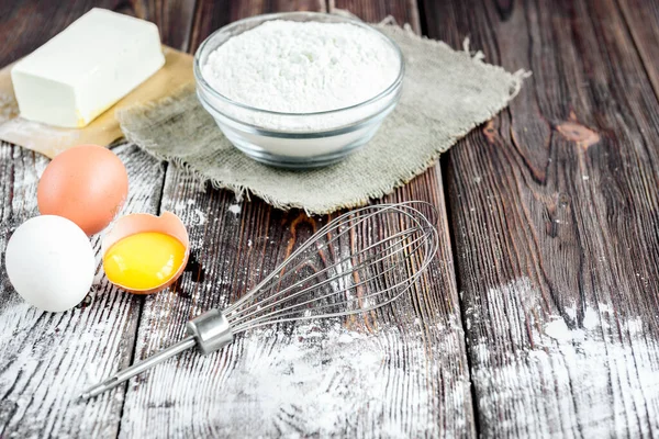 Backzutaten Zum Kochen Von Schoko Cupcakes Oder Kuchen Schüssel Mit — Stockfoto