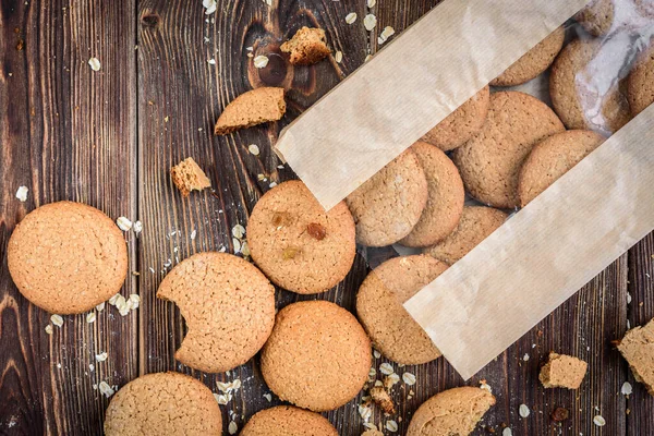 Homemade Oatmeal Cookies Raisins Cinnamon Milk Dark Wooden Background — Stock Photo, Image