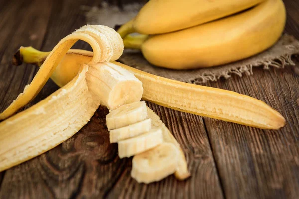 Banana Sobre Fondo Madera Oscura Snack Saludable —  Fotos de Stock