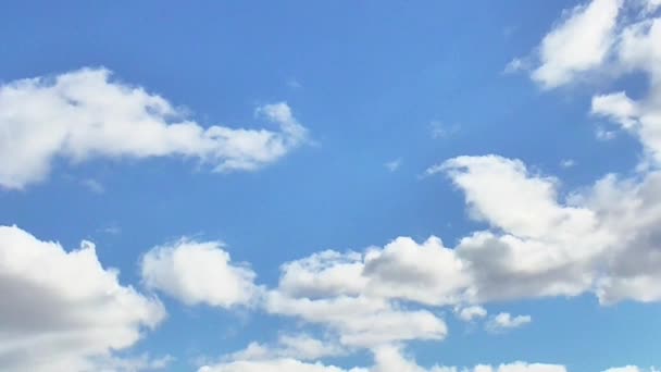 Nubes Hermoso Cielo Azul Día Verano — Vídeos de Stock
